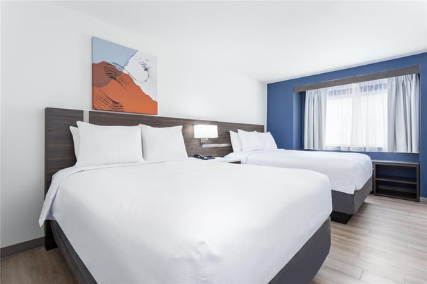 Images Spark by Hilton Clarion