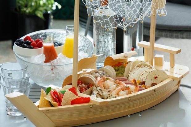 Images Kimpton Surfcomber Hotel by IHG