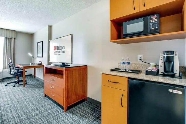 Images Hilton Garden Inn Louisville Airport