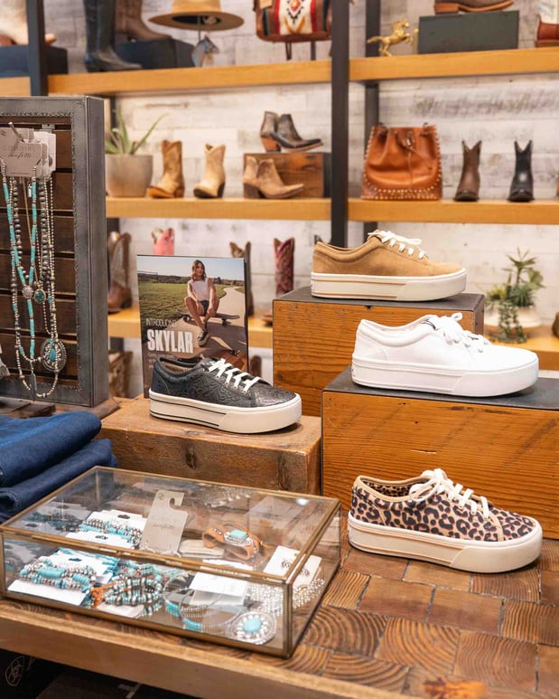 Images Ariat Brand Shop