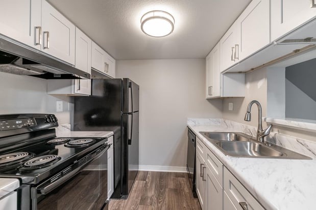 Images Grove at Stonebrook Apartments & Townhomes