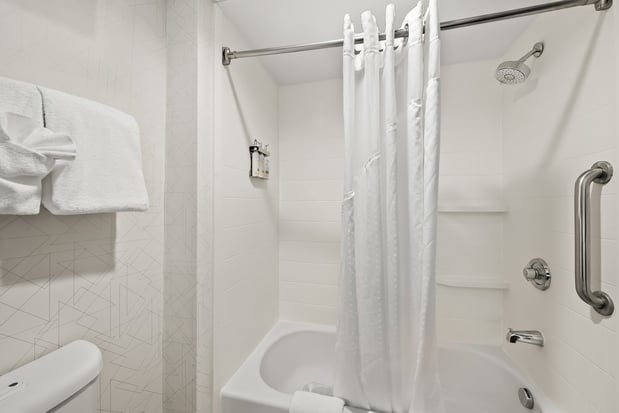 Images Holiday Inn Express & Suites Raleigh NE - Medical Ctr Area by IHG