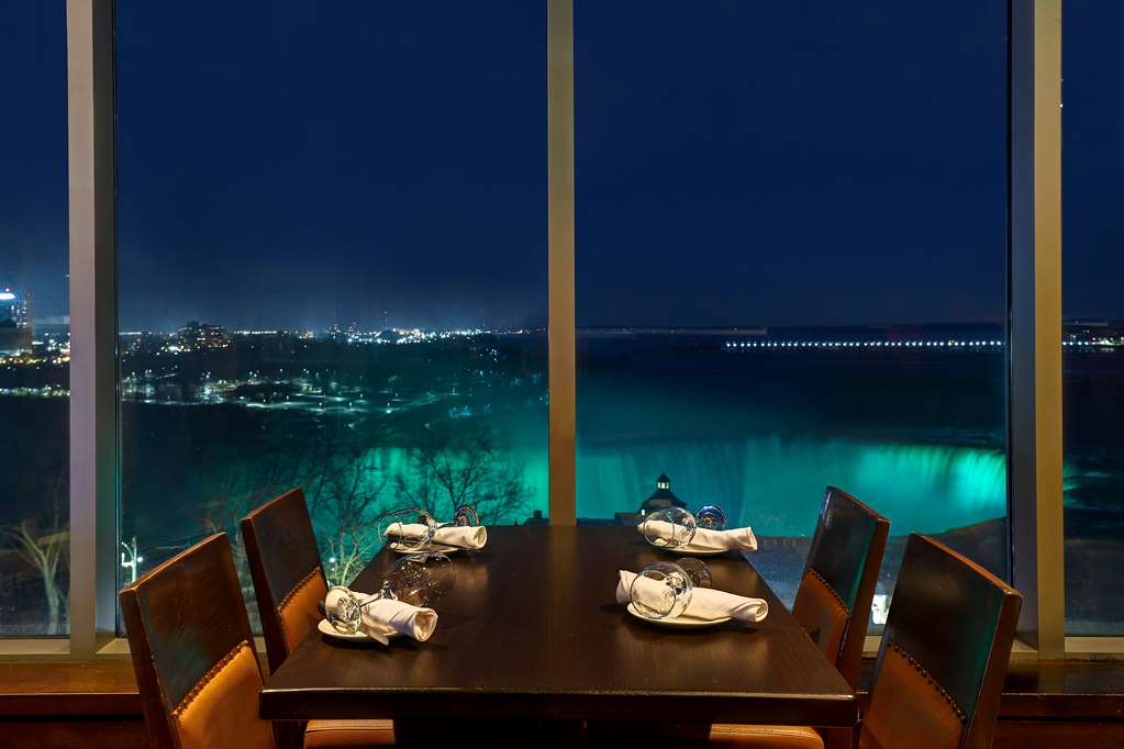 Embassy Suites by Hilton Niagara Falls Fallsview in Niagara Falls: Restaurant