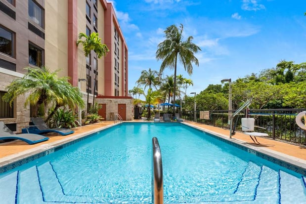 Images Hampton Inn Miami-Airport West