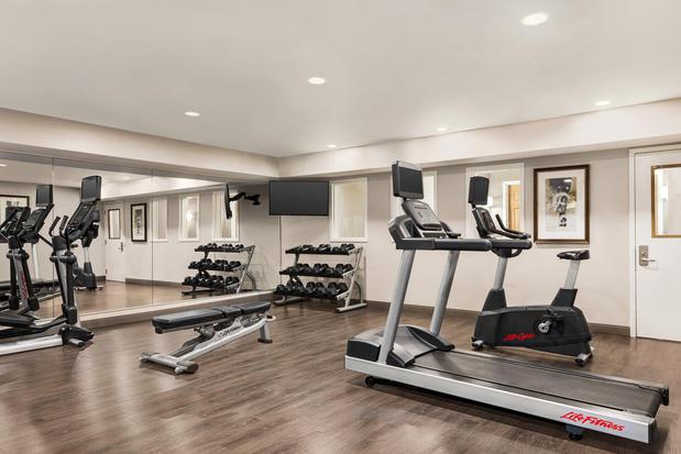 Images Staybridge Suites Fort Wayne by IHG