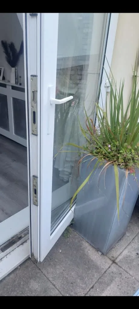 Images Revolution Locksmith Merseyside