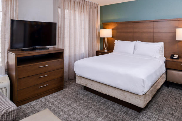 Images Staybridge Suites Indianapolis Downtown-Conv Ctr, an IHG Hotel