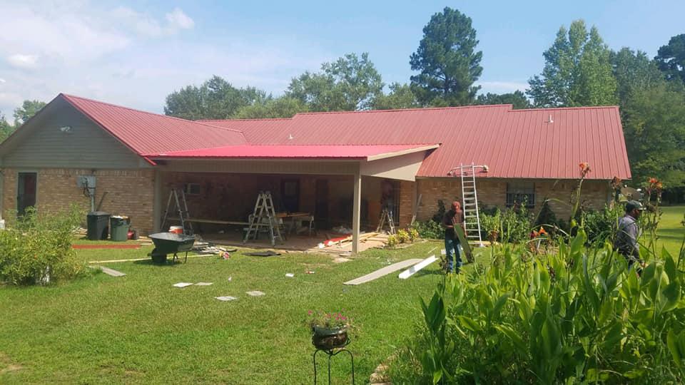 Aguilars Roofing Logo