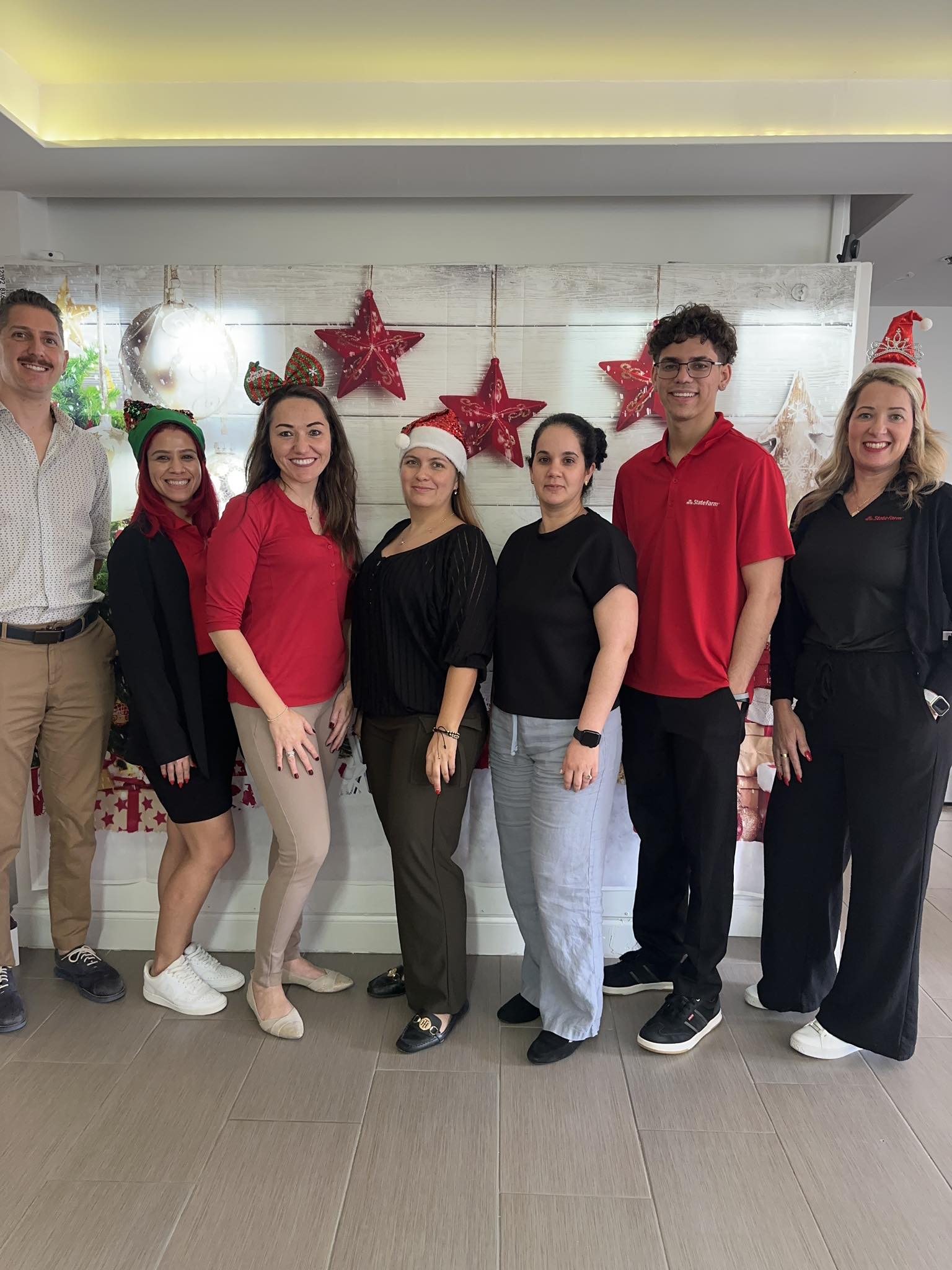 Happy Holidays from the Fernanda Macedo team!