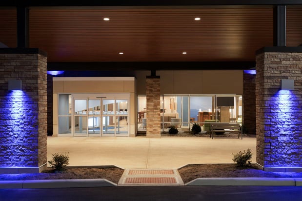 Images Holiday Inn Express & Suites Cincinnati NE - Redbank Road by IHG