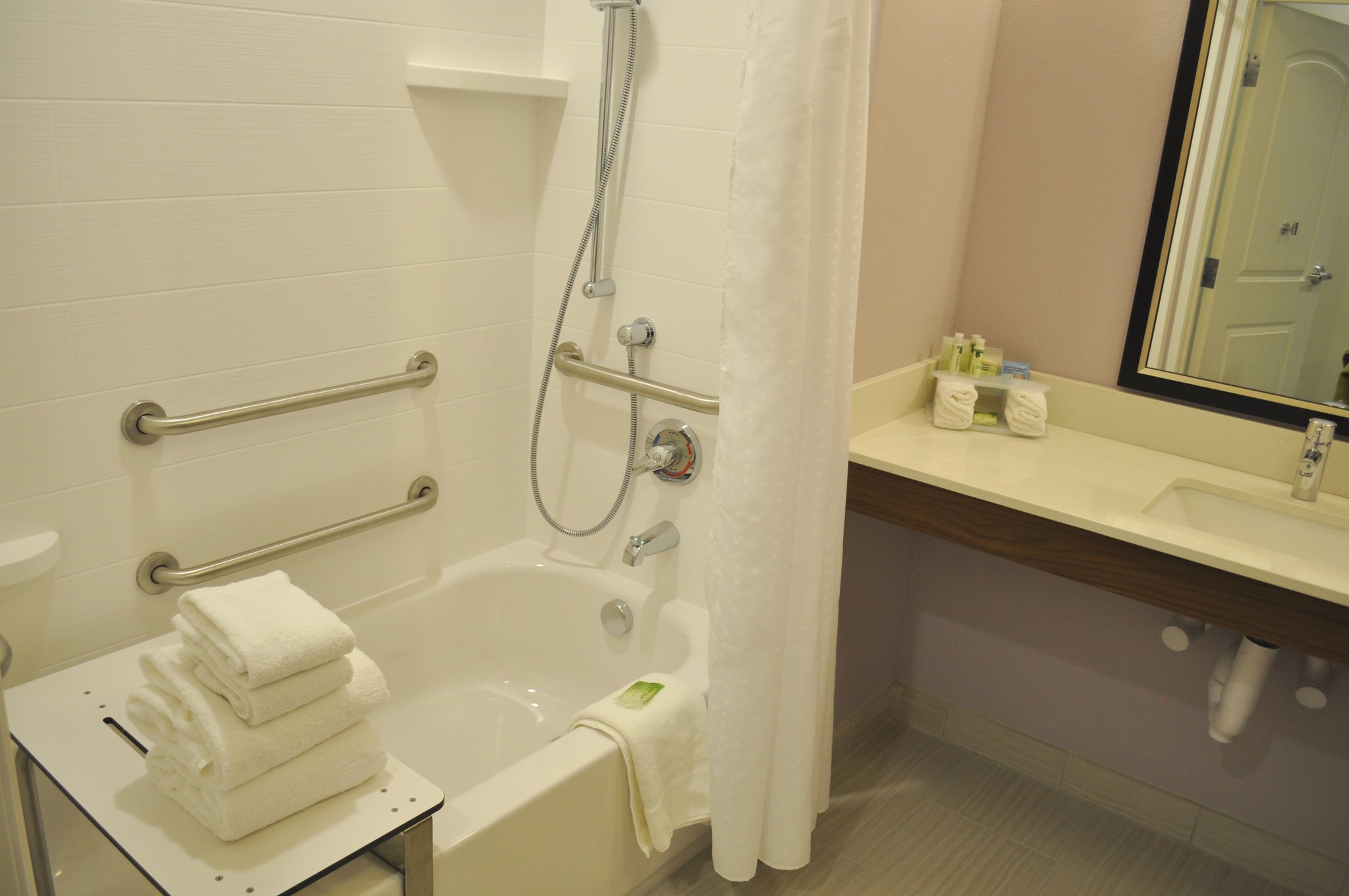 Holiday Inn Express & Suites Price by IHG Image