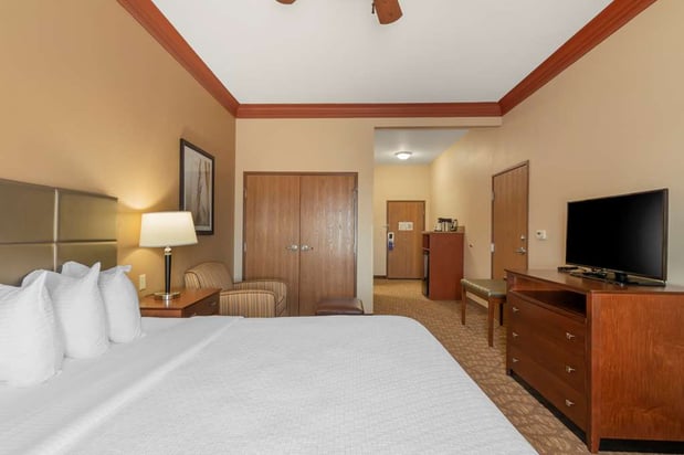 Images Best Western Plus Butterfield Inn