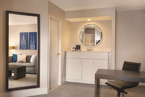 Images Hilton Chicago/Magnificent Mile Suites