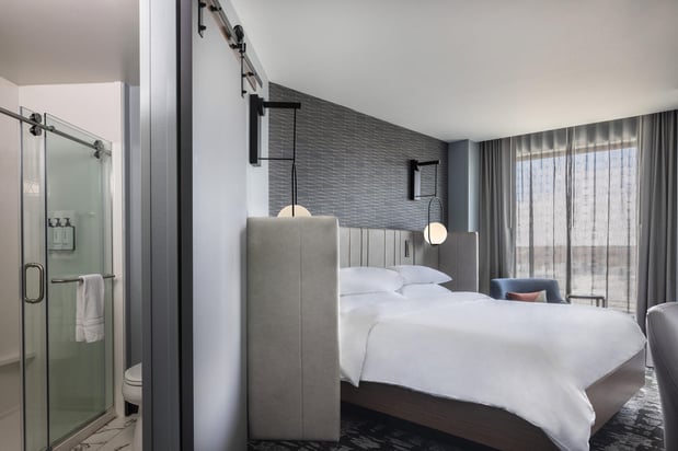 Images Crowne Plaza Kearney by IHG