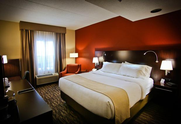 Images Holiday Inn & Suites la Crosse - Downtown, an IHG Hotel