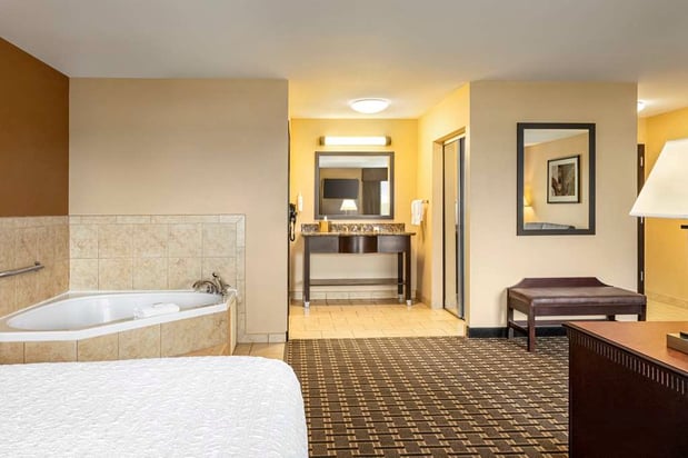 Images Hampton Inn & Suites Pine Bluff