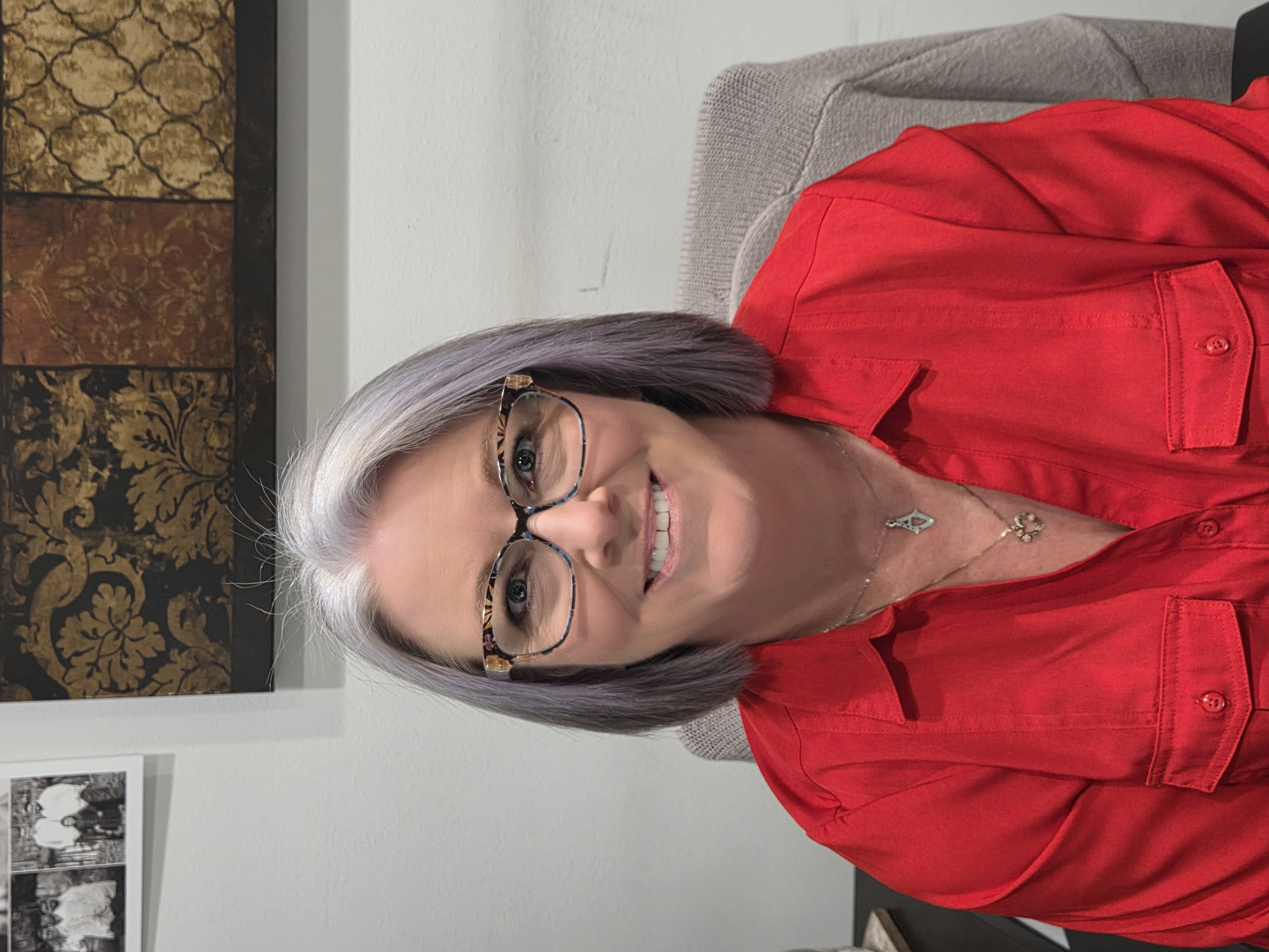 Amy Benintende
Senior Customer Service Professional