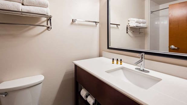 Images Best Western Plus Spring Inn & Suites