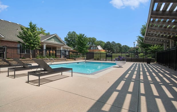 Images Pine Tree Apartments