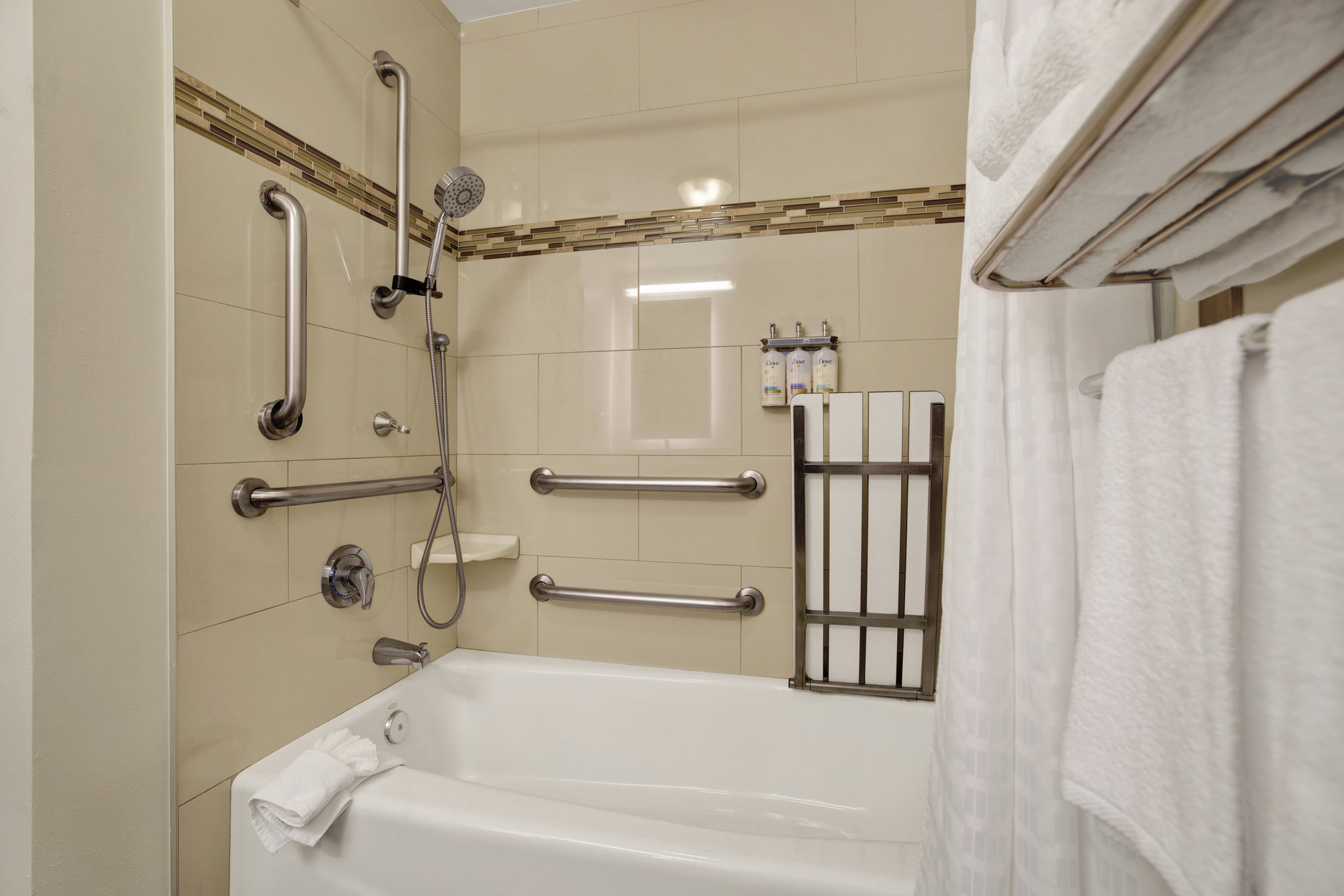 Holiday Inn Express & Suites Carpinteria by IHG Image