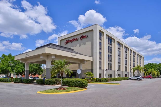Images Hampton Inn closest to Universal Orlando