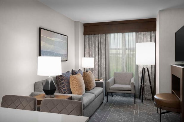 Images Embassy Suites by Hilton Atlanta Kennesaw Town Center