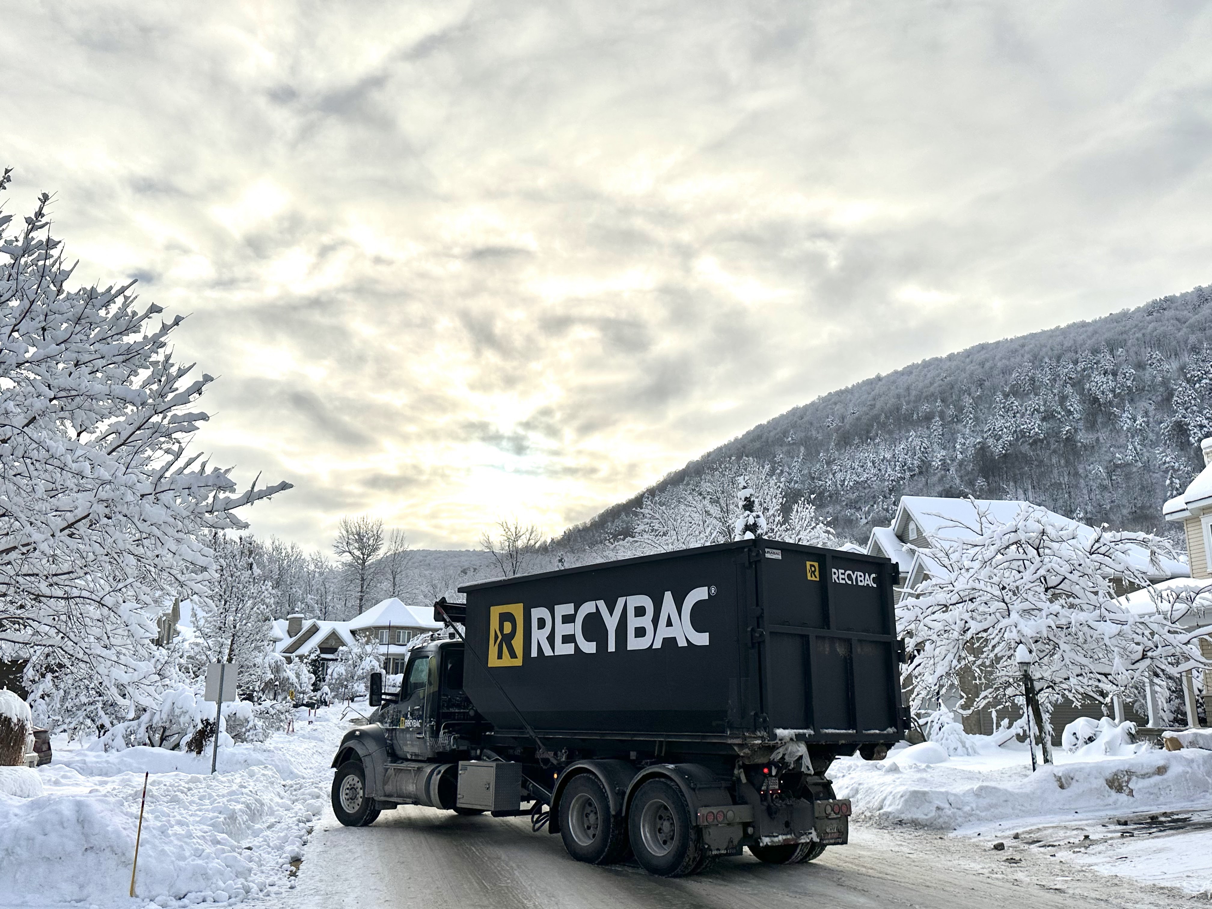 Images Location de conteneur RECYBAC Longueuil