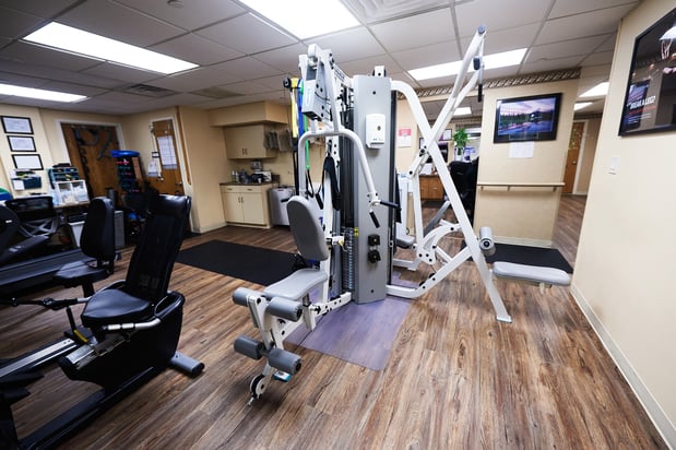 Images MOTION Sports Medicine - Huntington