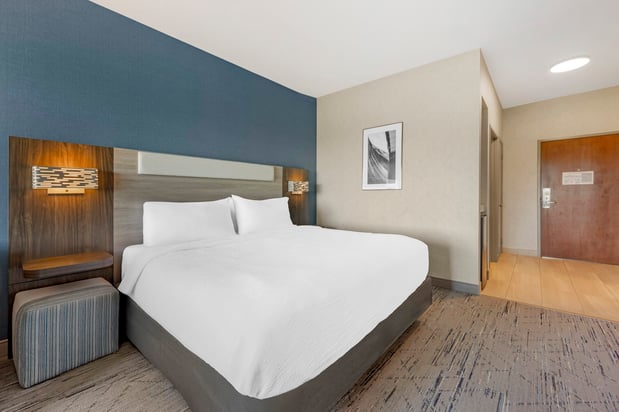 Images Holiday Inn Express & Suites Astoria by IHG