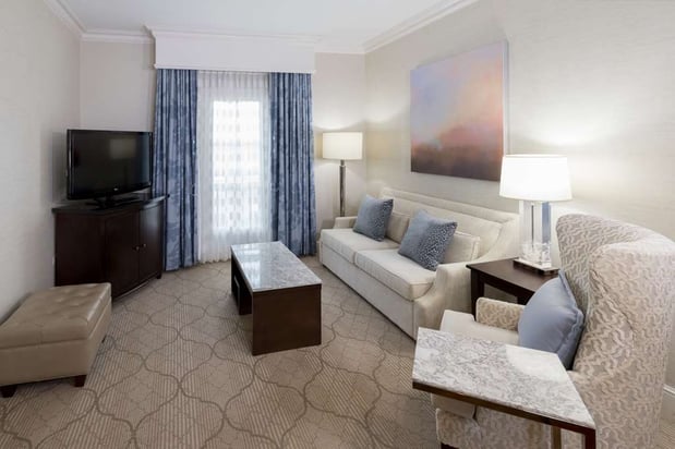Images Hampton Inn & Suites Charlotte/SouthPark at Phillips Place