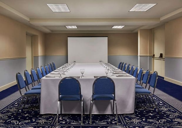 Images Graduate by Hilton Lincoln