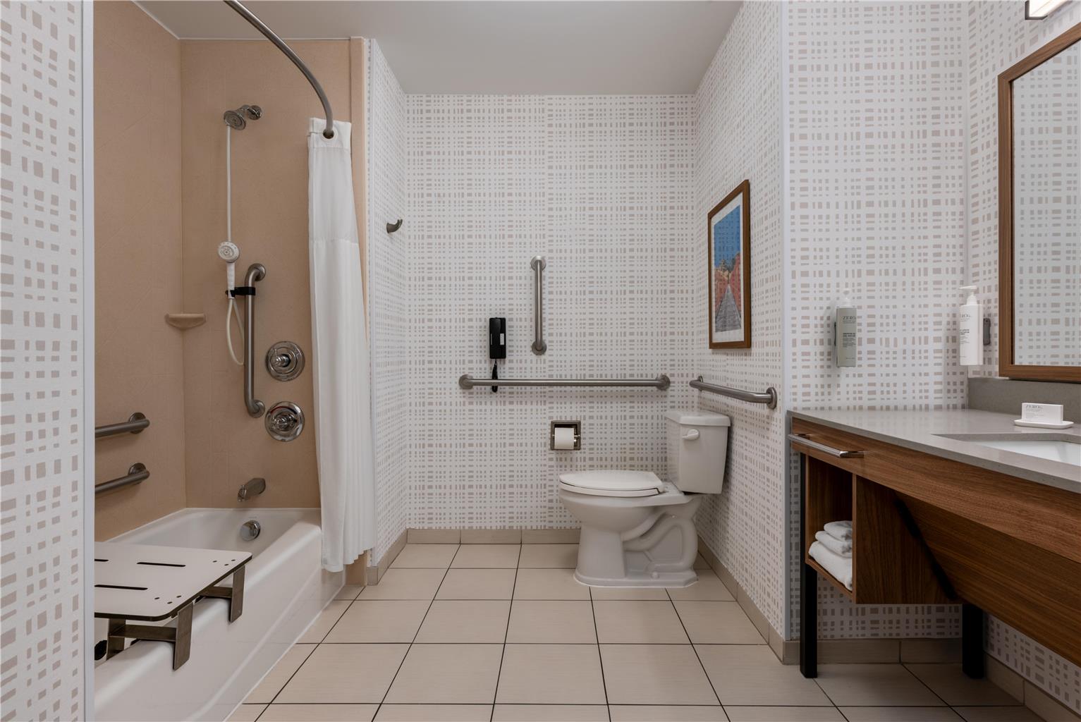 Guest room bath