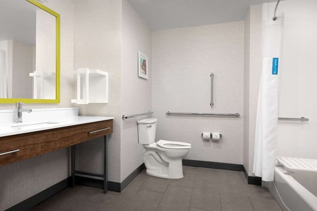 Images Hampton Inn & Suites Durham University Medical Center