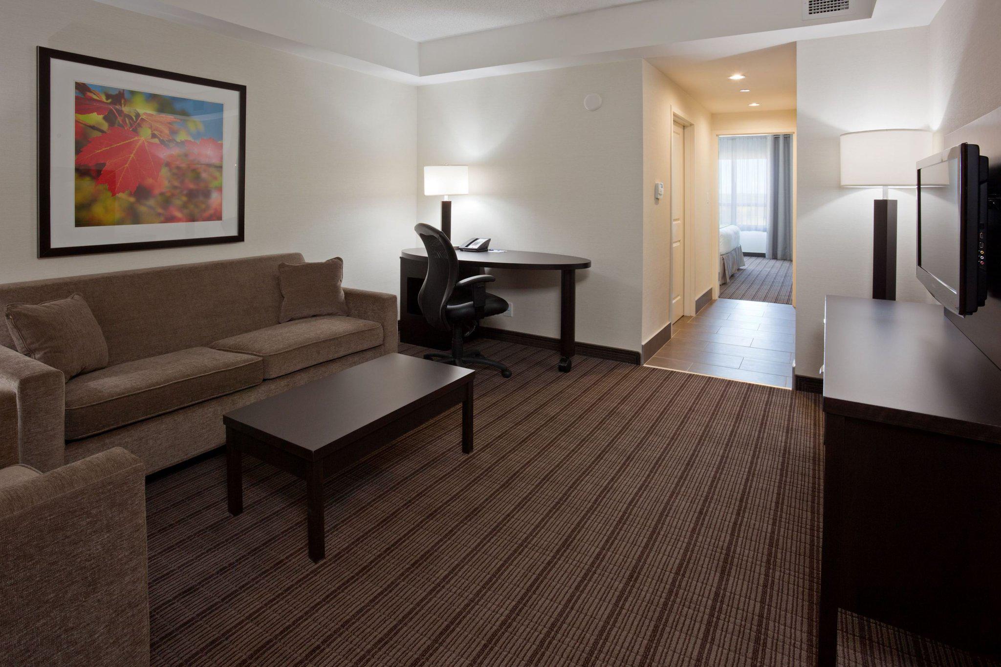 Images Holiday Inn Express & Suites New Liskeard, an IHG Hotel