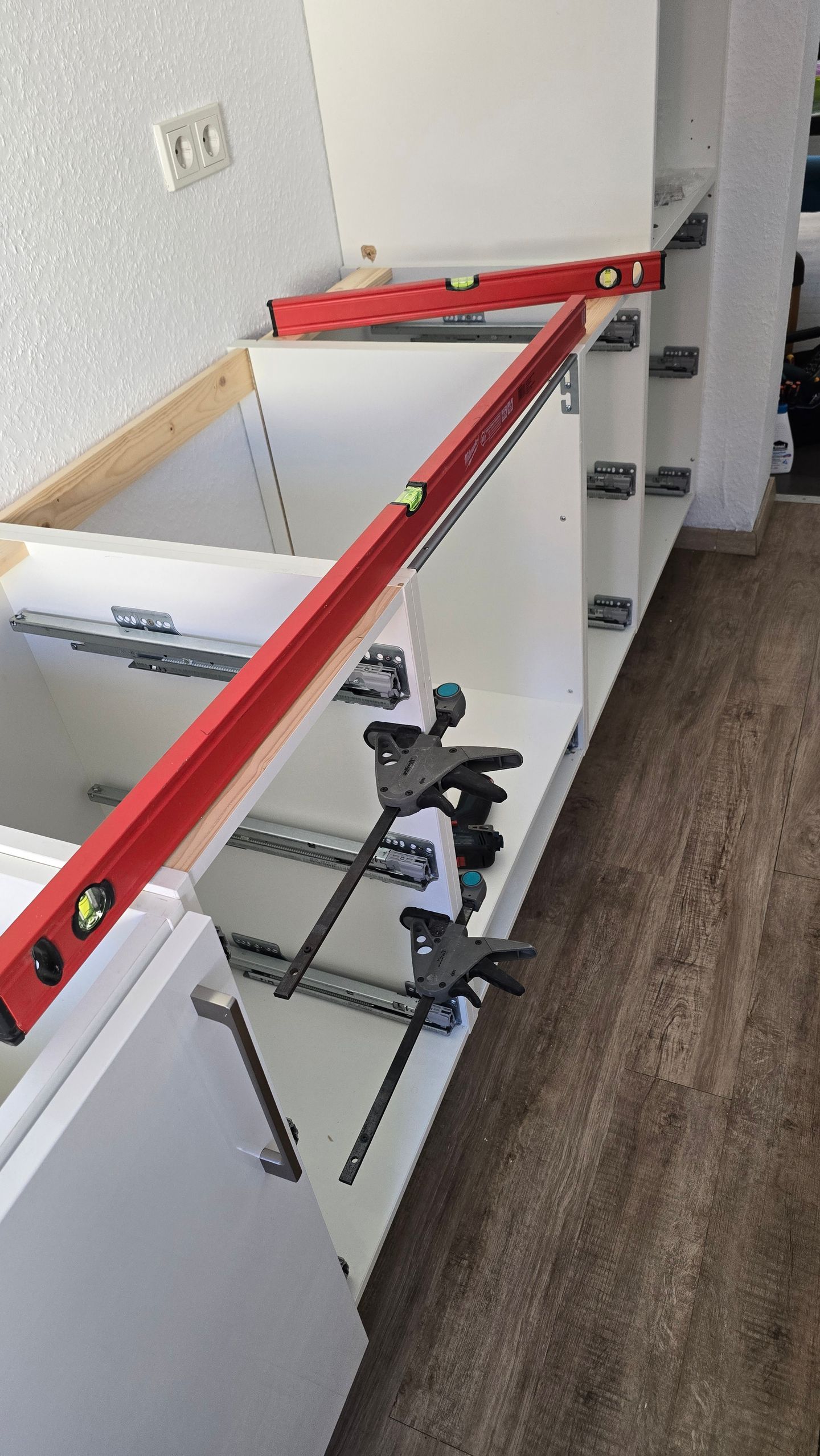 Heljic Umzüge & Gebäudeservice, Am Weinberg 1 in Bous