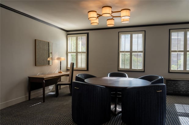 Images Hilton Orrington/Evanston