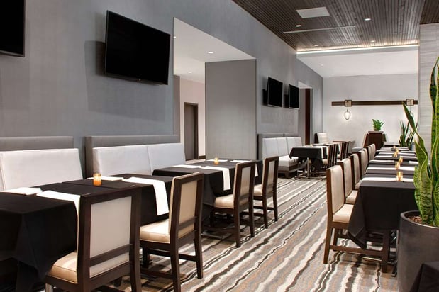 Images Embassy Suites by Hilton Alpharetta Halcyon