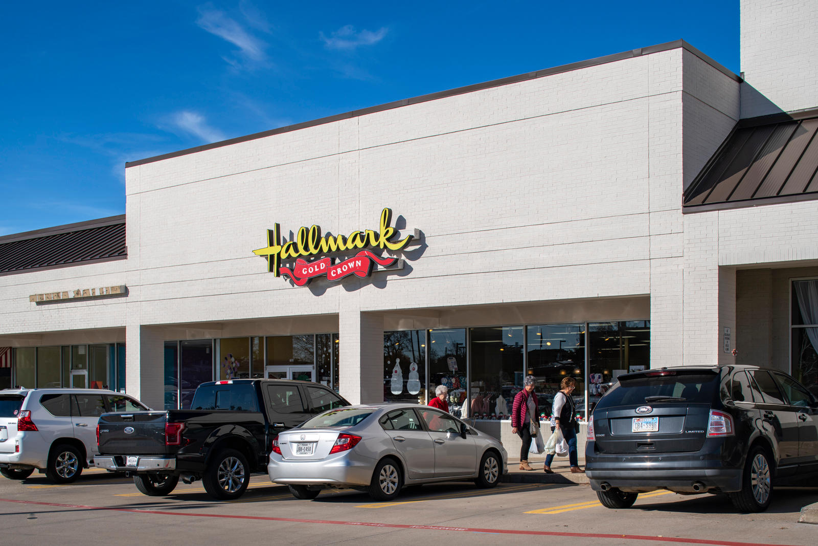 Hallmark at Highland Village Town Center Shopping Center