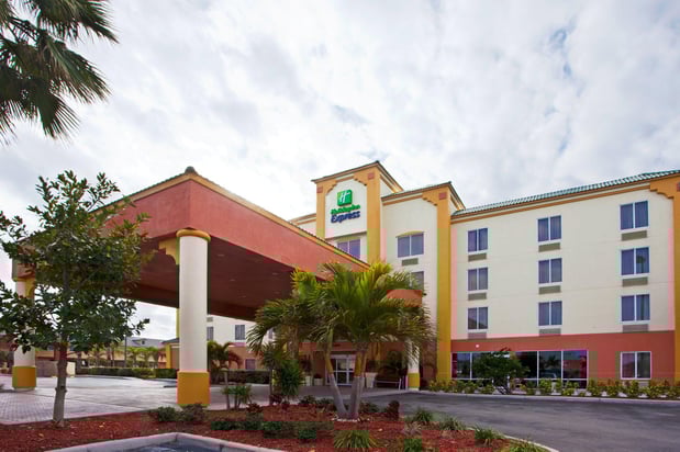 Images Holiday Inn Express & Suites Cocoa Beach by IHG