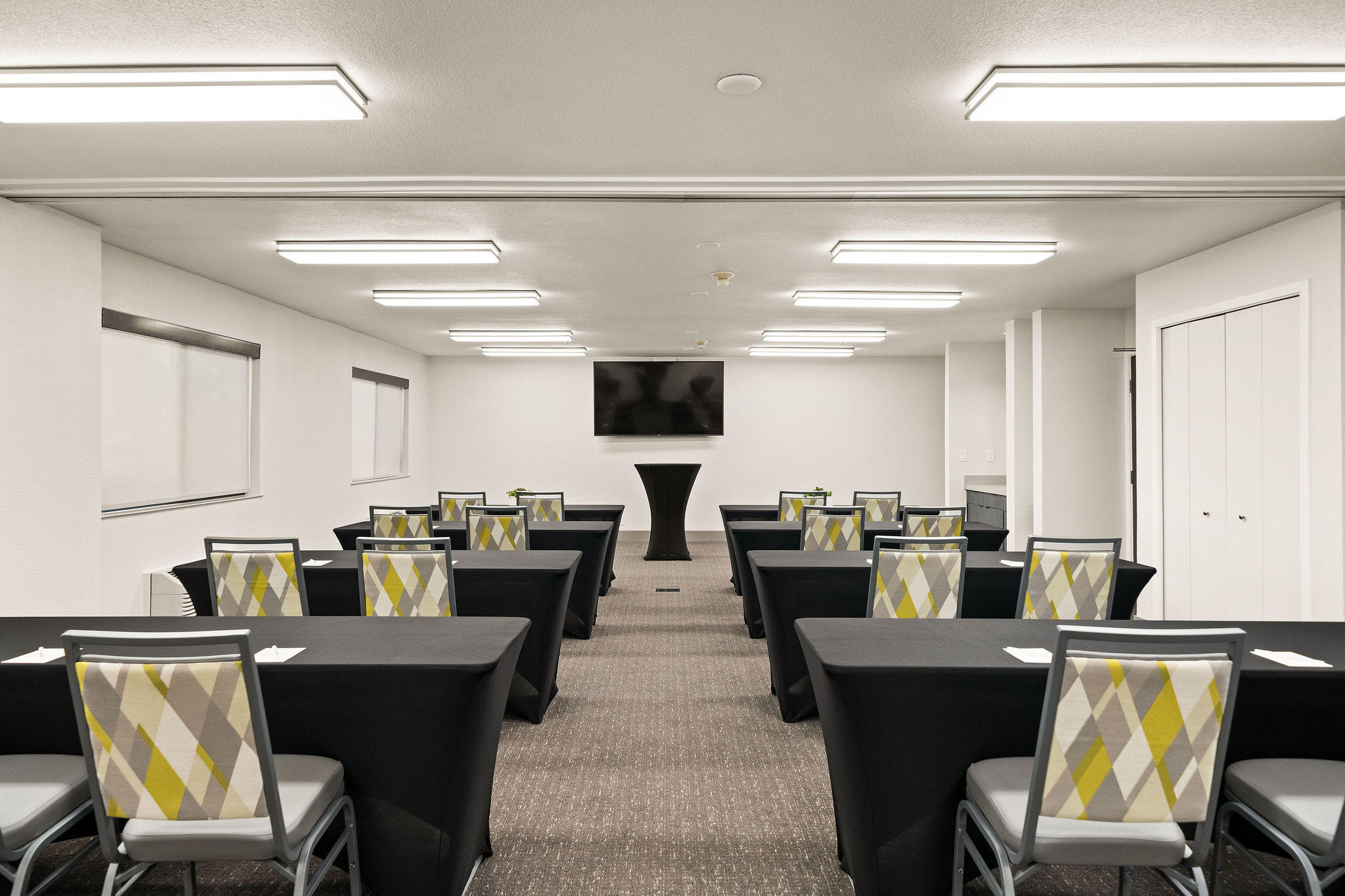 Oxford Suites Redding Groups and Meetings