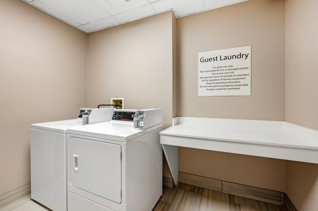 Images Holiday Inn Express & Suites Indianapolis - East by IHG