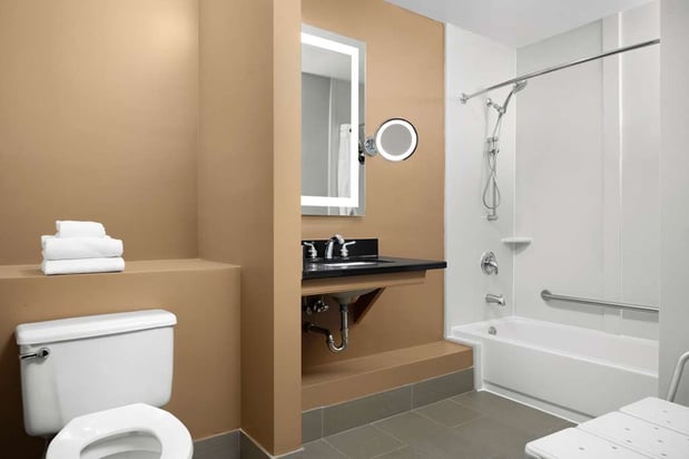 Images DoubleTree by Hilton Greensboro Airport