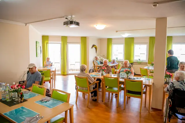 Zentrum für Betreuung und Pflege am Hofgarten Oettingen, Lange-Mauer-Str. 4 in Oettingen