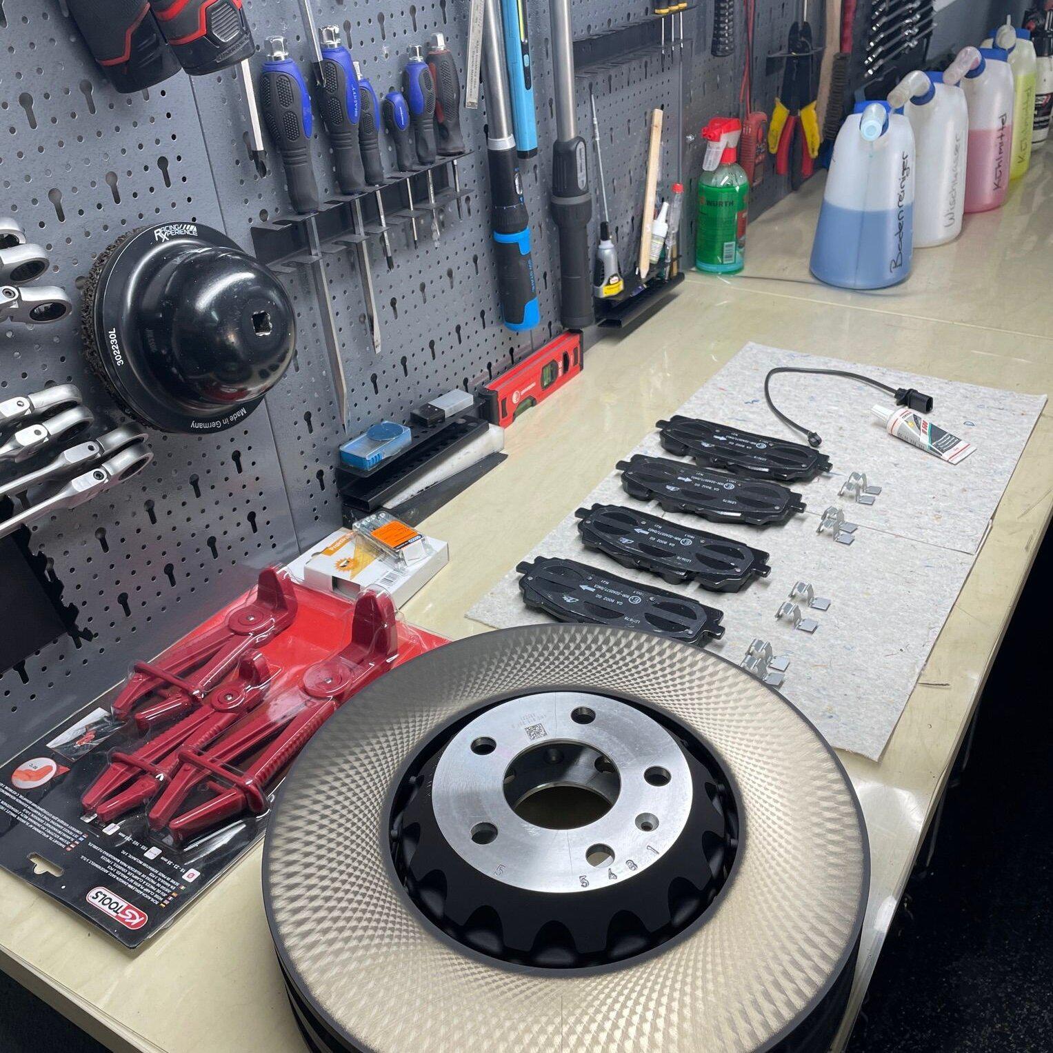 Bilder TJs Garage GmbH