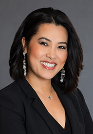 Uyen Dau headshot