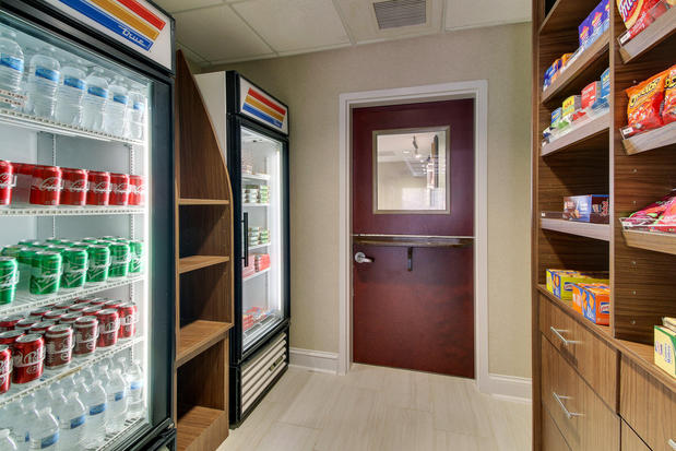 Images Holiday Inn Express & Suites Columbus - Ft Benning Maingate by IHG