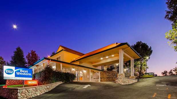 Images Best Western Cedar Inn & Suites