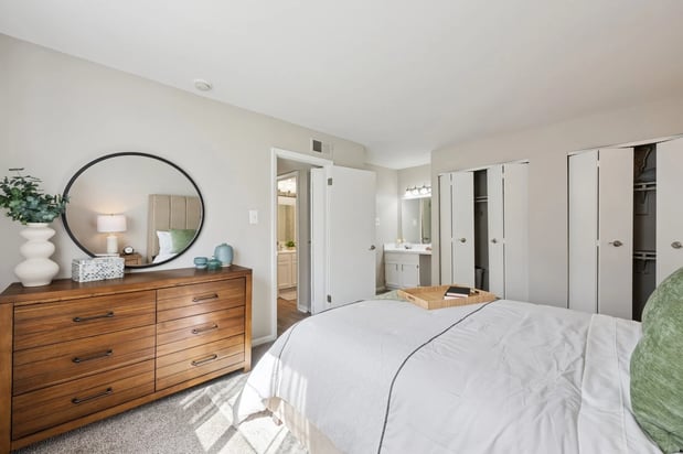 Images ReNew Odenton apartments
