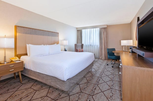 Images Crowne Plaza Columbus North- Worthington by IHG