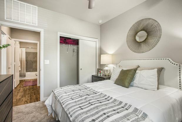 Images Urban Oaks at Conroe